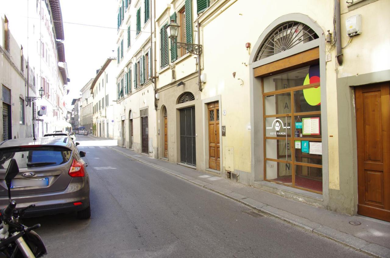Appartamento Centro Citta Quartiere Oltrarno Con Una Camera Da Letto Florence Luaran gambar